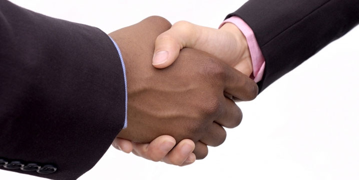 Guhana ibiganza uramukanya bifite icyo bisobanuye