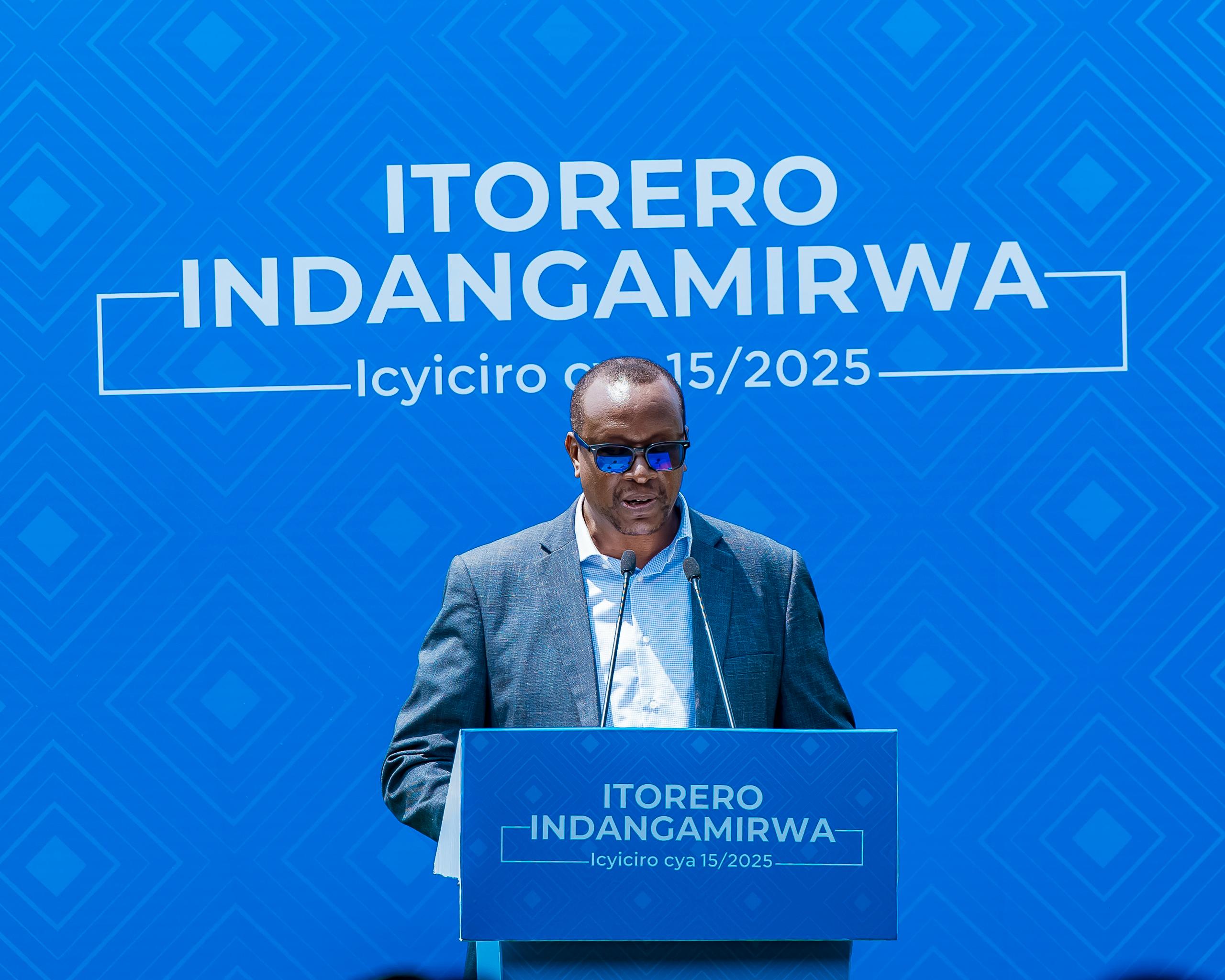 Minisitiri Dr Jean Damascène Bizimana