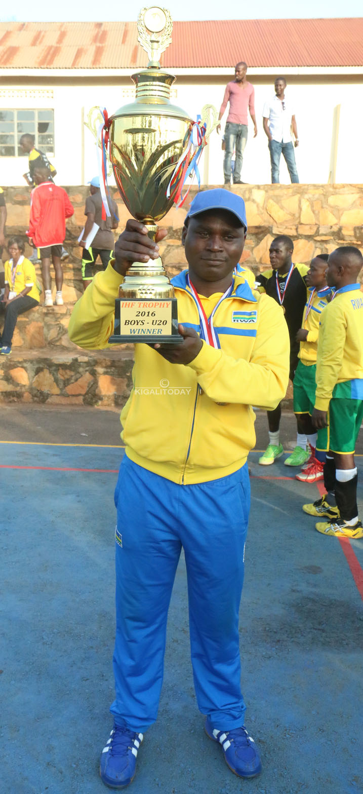 Ntabanganyimana Antoine, Umutoza mukuru w'iyi kipe yishimiye iki gikombe