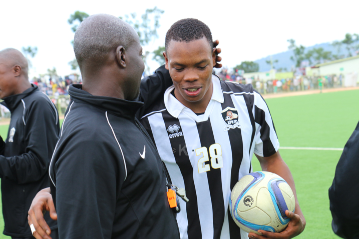 Rwatubyaye ashinirwa na Didier Bizimana nawe wahoze ari myugariro muri APR Fc