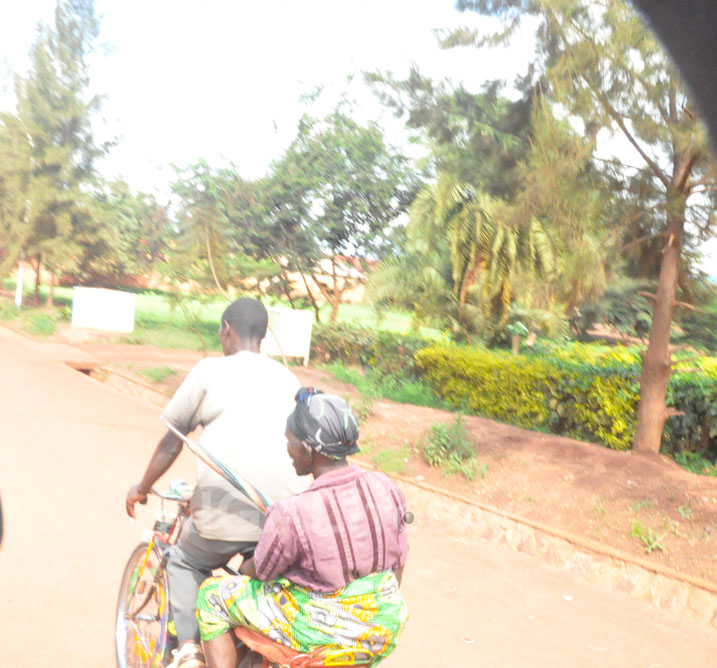 Mu nzira ijya kuri Kamena....