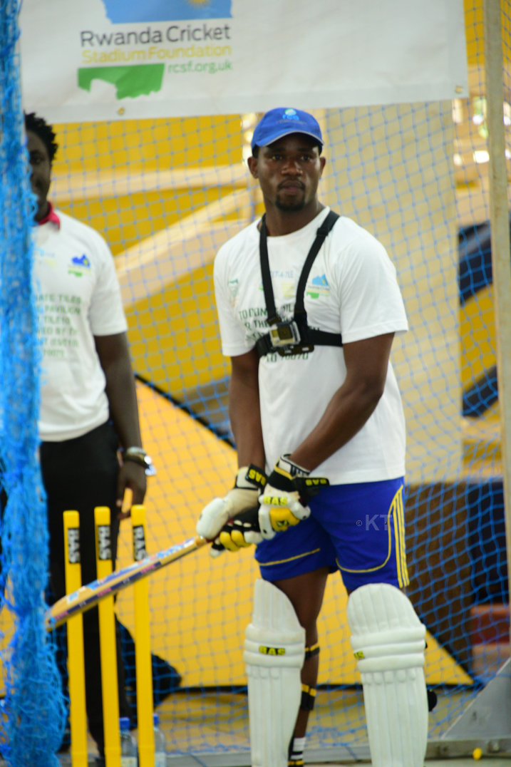 Eric Dusingizimana witeguye gukora amateka, aha yari yiteguye kugarura udupira