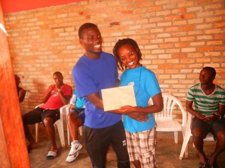 Bikorimana Gerrard yashyikirijwe intwererano ye kuva muri Gikundiro Forever