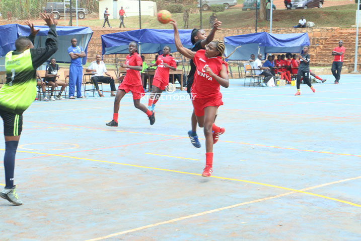 Bisaba gushyira imbaraga mu kuboko ngo utere ishoti iremereye