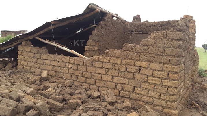 Izi nzu zose zasenywe n'imvura ivanze n'umuyaga mwinshi.