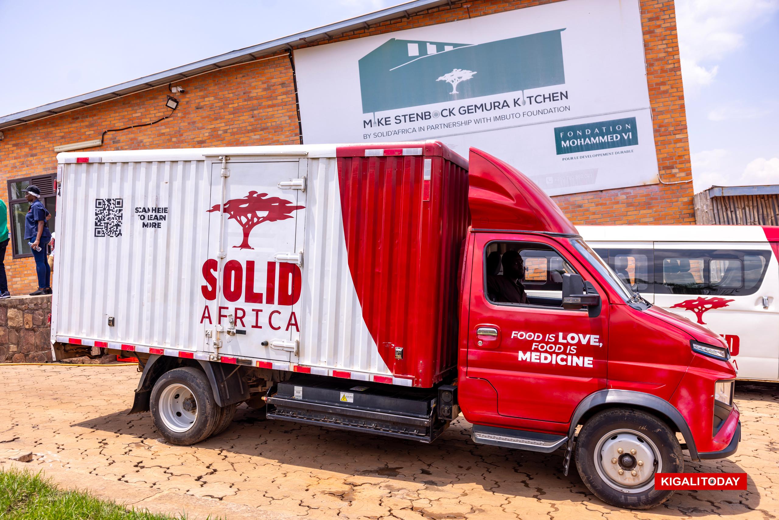 Solid Africa ikoresha imodoka zikoresha amashanyarazi 100% 