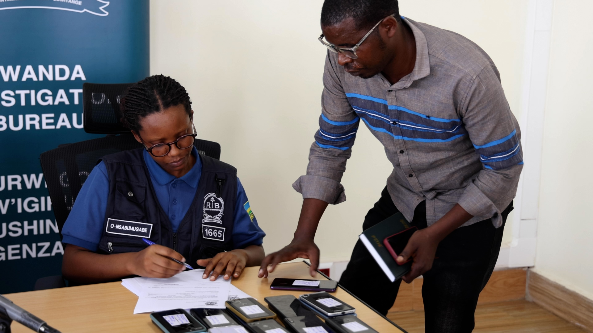 Abibwe telefone bazisubijwe