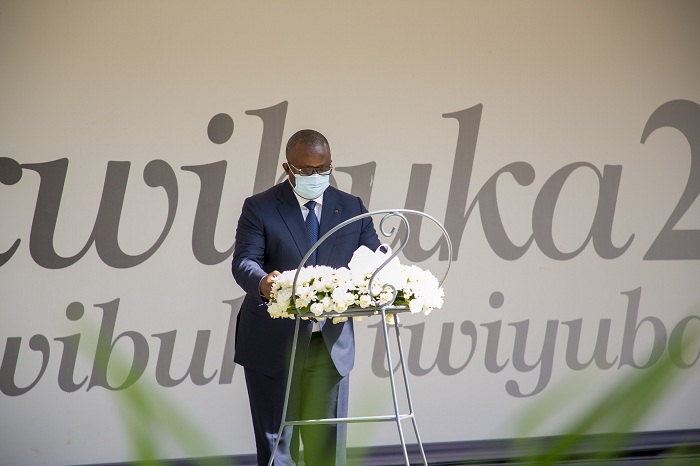 Perezida Embaló yunamiye abazize Jenoside yakorewe Abatutsi baruhukiye mu rwibutso rwa Kigali