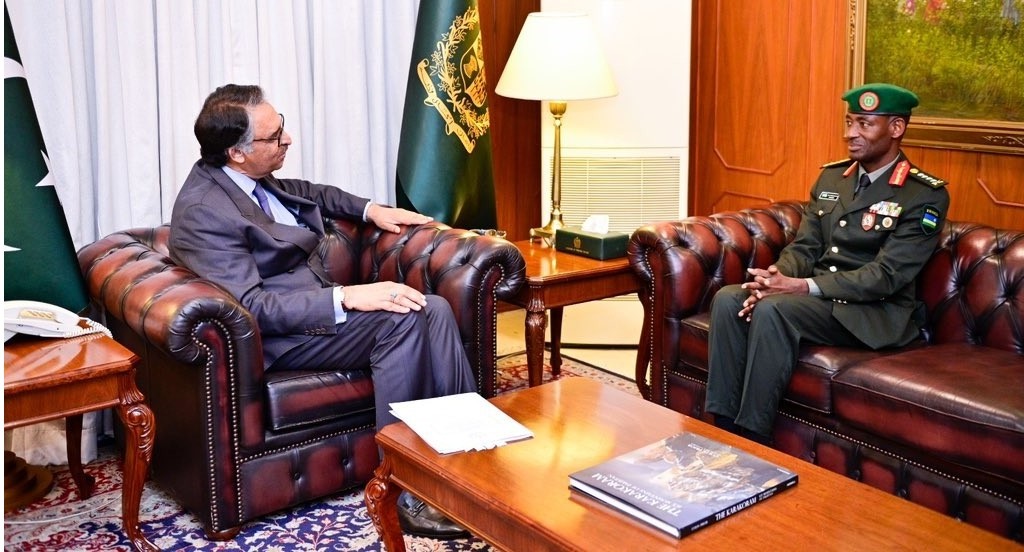 Gen Mubarakh Muganga yakiriwe na Minisitiri w