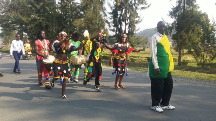hakurikiyeho umutambagiro. Abo ni abo muri Senegal.