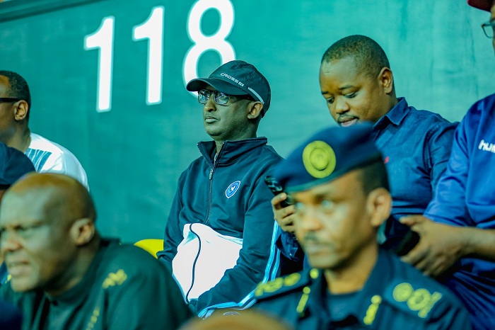 Umuyobozi Mukuru wa Polisi y' u Rwanda, IGP Felix Namuhoranye yarebye uyu mukino