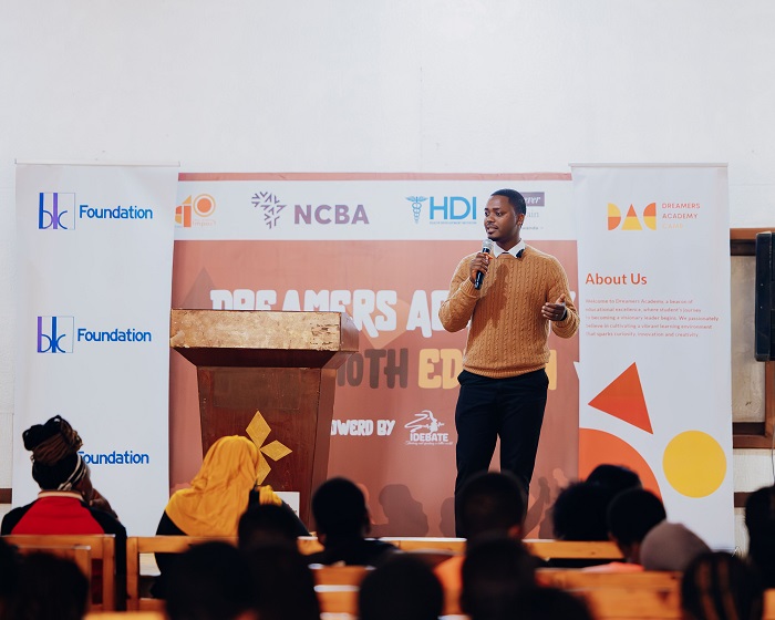 Umukozi wa BK Foundation ushinzwe ibijyanye no kubaka ubushobozi, Regis Iyumva