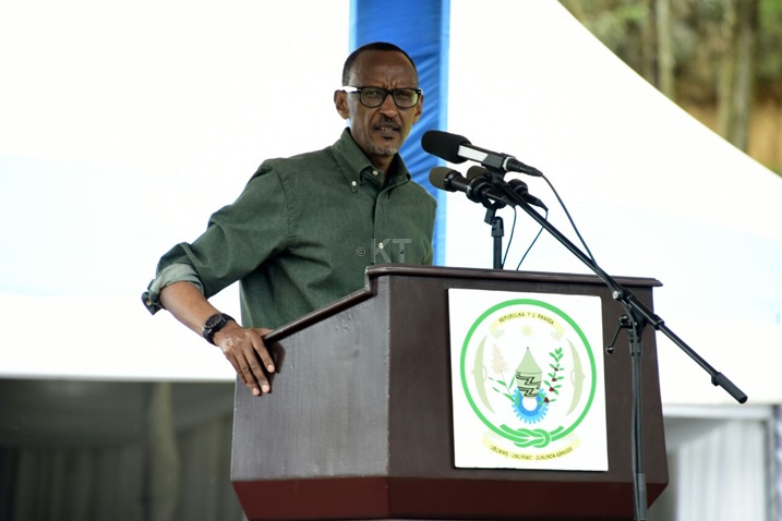 Perezida Kagae yasabye abatuye Gakenke gukorera hamwe kugira ngo batere imbere.