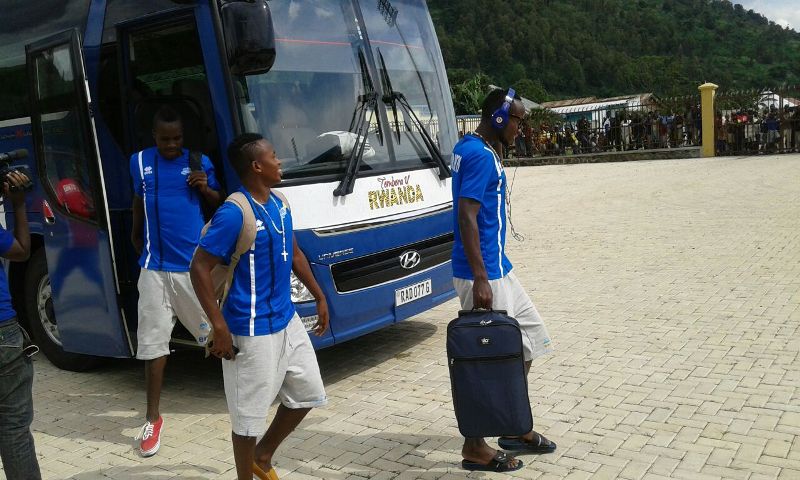 Abakinnyi ba Rayon Sports bagaragaye mu myambaro mishya