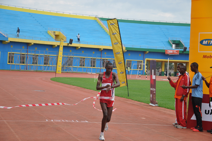Muhitira Felicien asesekara kuri Stade Amahoro