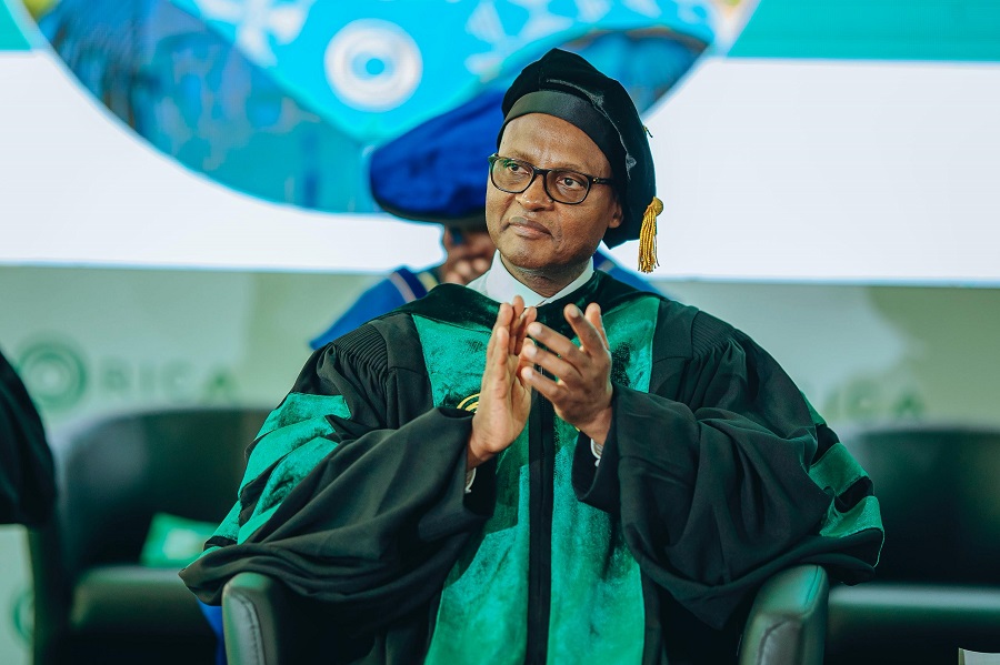 Minisitiri w'Ubuhinzi n'Ubworozi, Dr. Mark Cyubahiro Bagabe 