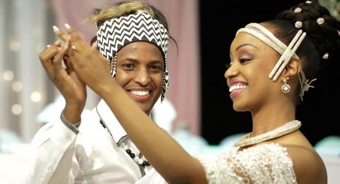 MC Murenzi amaze gukwa umugeni we yamwambitse impeta 