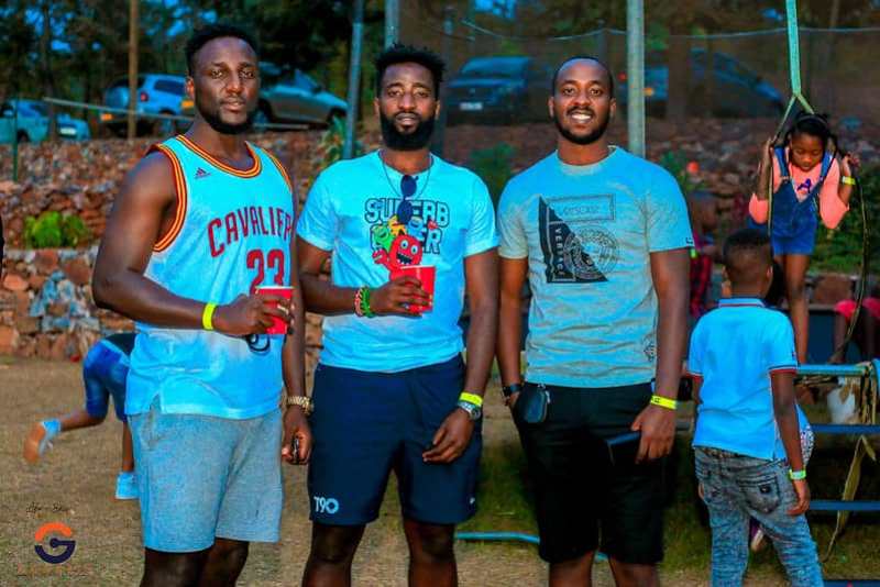 Rugwiro Herve (ibumoso) na we yari mu birori