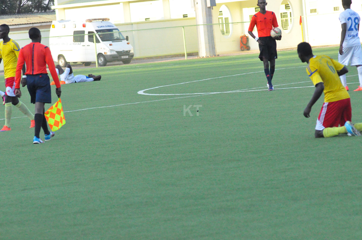 Umukino urangiye,AS Muhanga bashimaga Imana,Rayon baryama mu kibuga