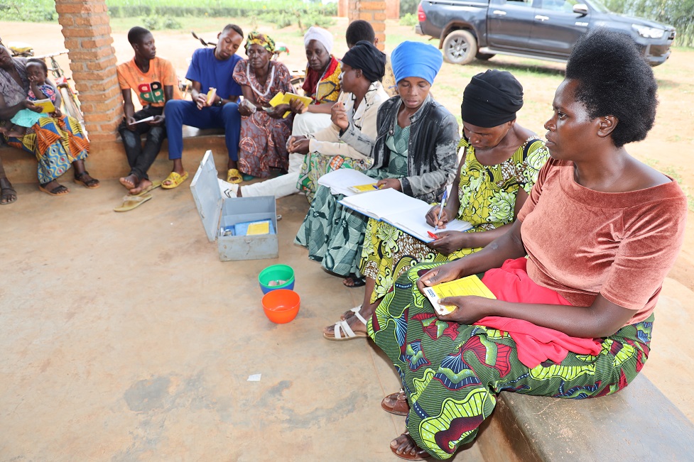 Caritas ku bufatanye na Plan International Rwanda babigishije kuzuza ibitabo by'ibaruramari