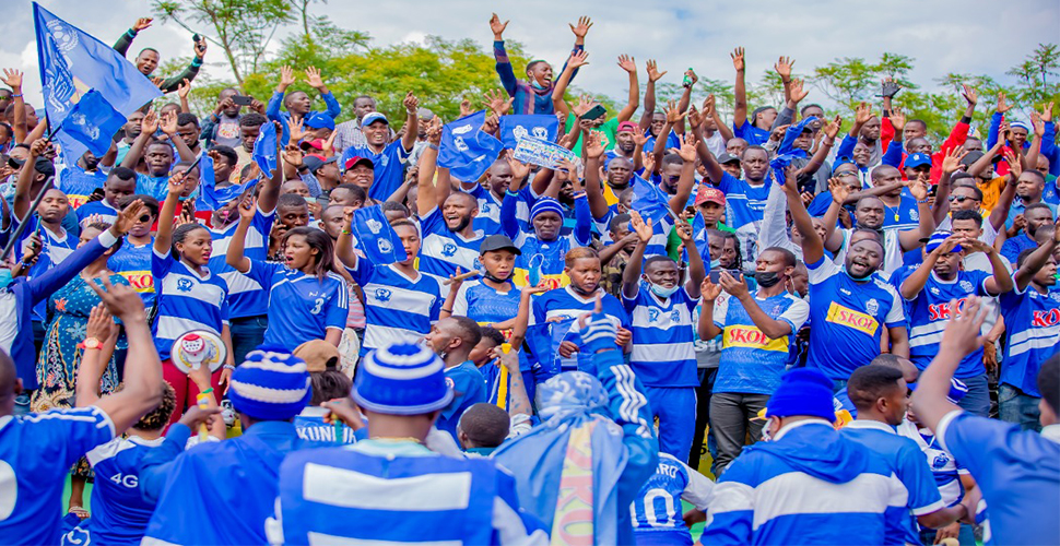 Ababirebera hafi bagaragaza ko gushyira hamwe bizafasha gusubiza ubuzima ikipe ya Rayon Sports 