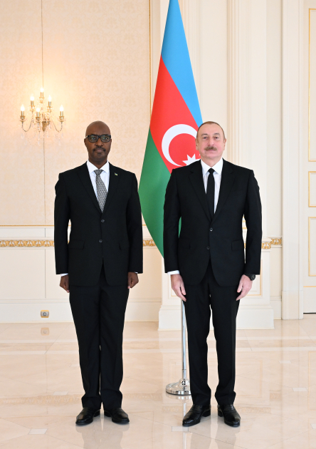 Amb Lt Gen (Rtd) Charles Kayonga na Perezida wa Azerbaijan, Ilham Aliyev