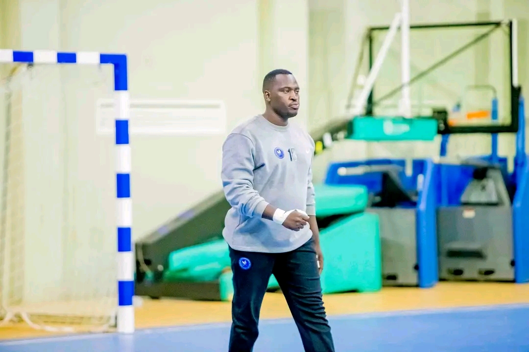 Umunyezamu Uwimana Jackson Dadoua yagerageje gufasha Police HC nkuko asanzwe abikora ariko birangira batsinzwe