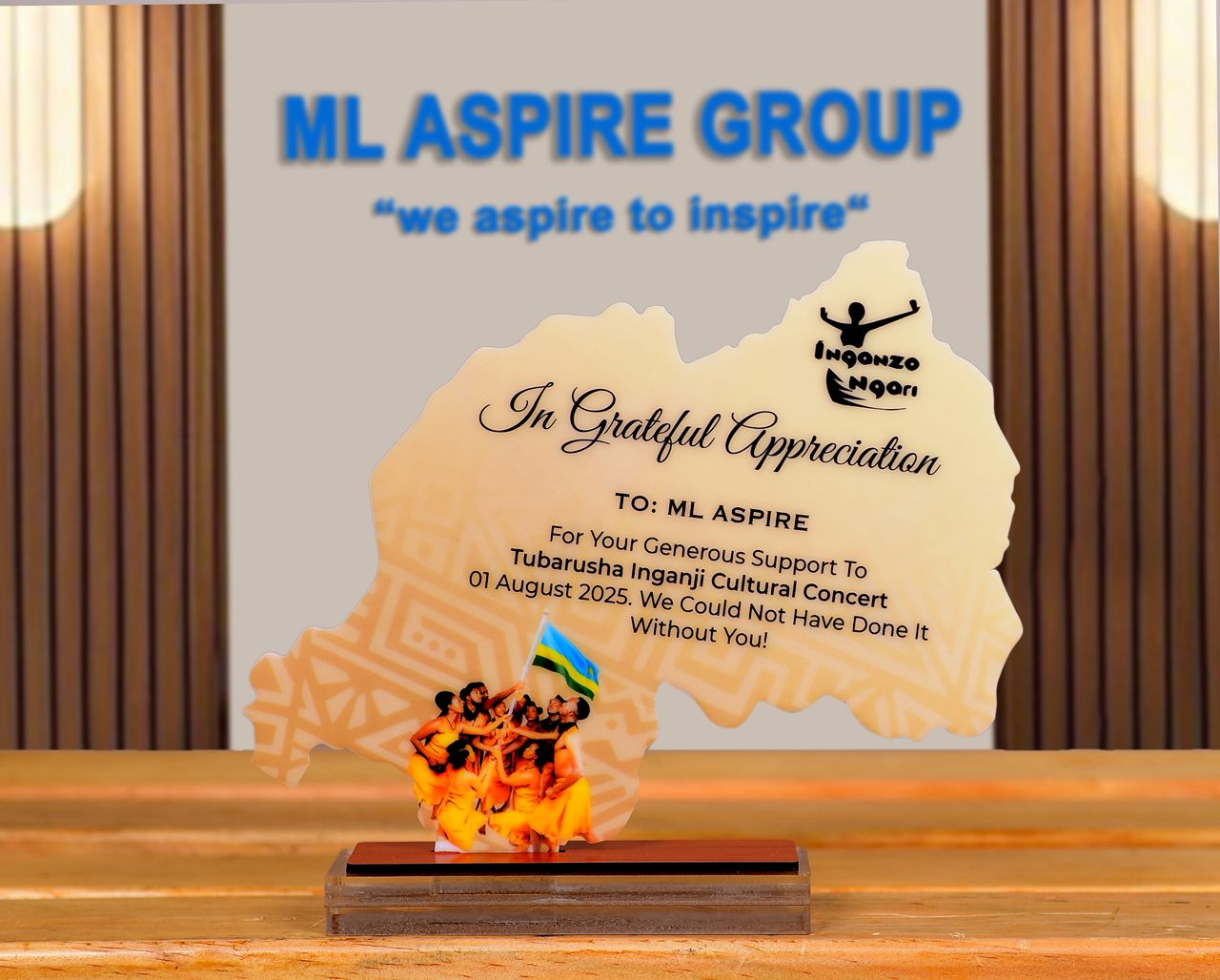 Itorero Inganzo Ngari na ryo ryahaye igikombe ML Aspire ya Munezero Lisa Adeline