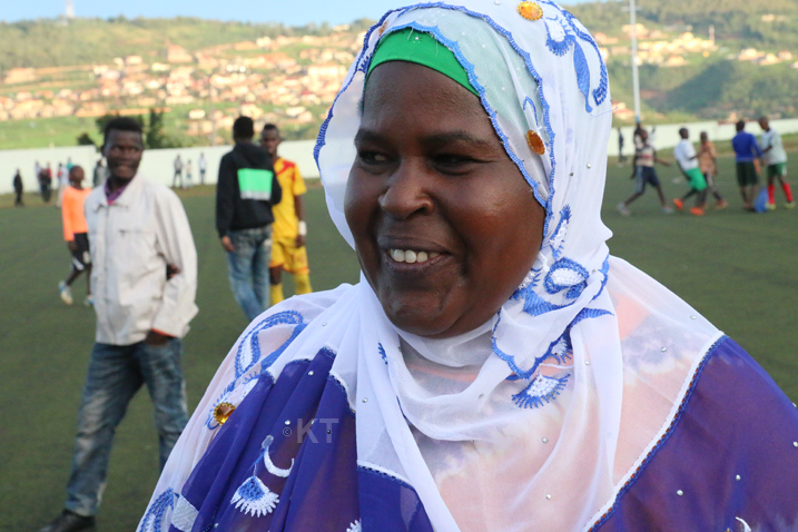 Mukamazimpaka Hawa,ngo yishmira urwego abahungu be bamaze kugeraho mu mupira w'amaguru