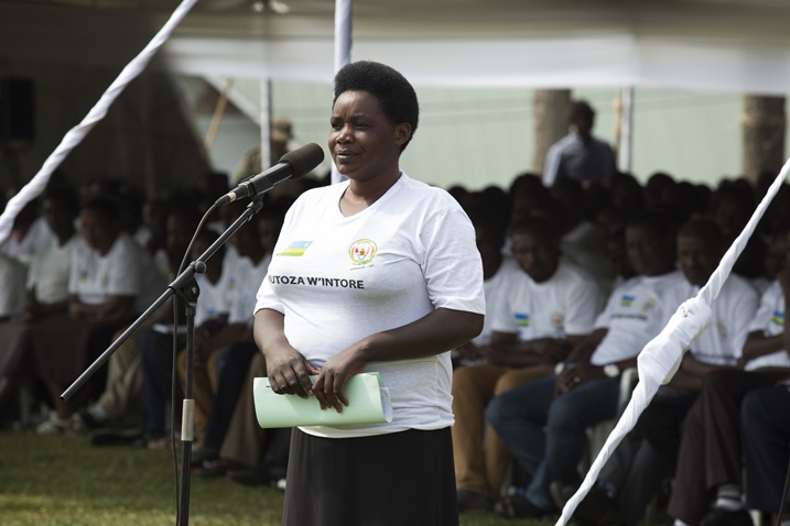 Byinshi mu bibazo bamugejejeho yabijeje ko leta izabikemura, harimo no kwegerezwa ikoranabuhanga.