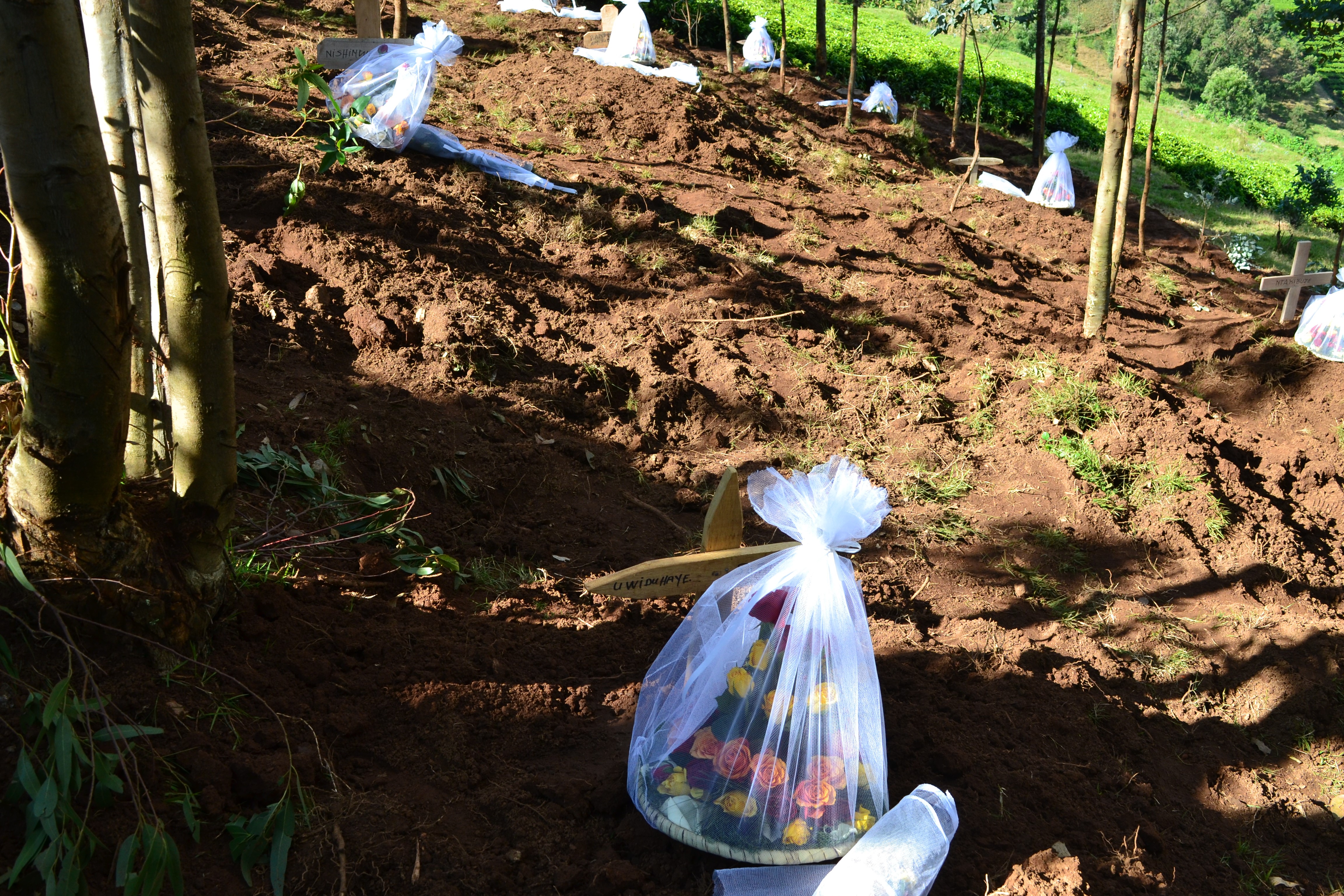 Abantu 18 bishwe n'ibiza bashyinguwe