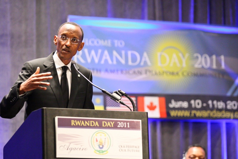 Perezida Kagame niwe uba ari umushyitsi mukuru. Aha yarimo kuvuga ijambo mu birori bya Rwanda Day ya mbere yabereye mu mujyi wa Chicago muri Leta zunze Ubumwe za Amerika.