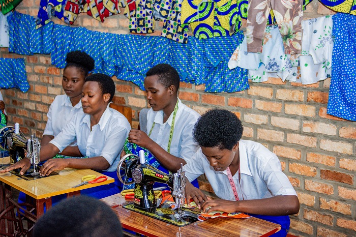 Bafashijwe kwiga umwuga utuma bibeshaho