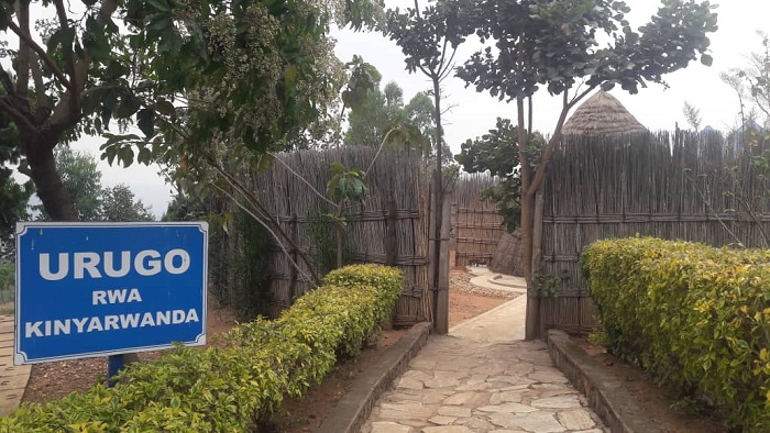 Hari byinshi bigaragaza ibimenyetso ndangamateka y'ibwami