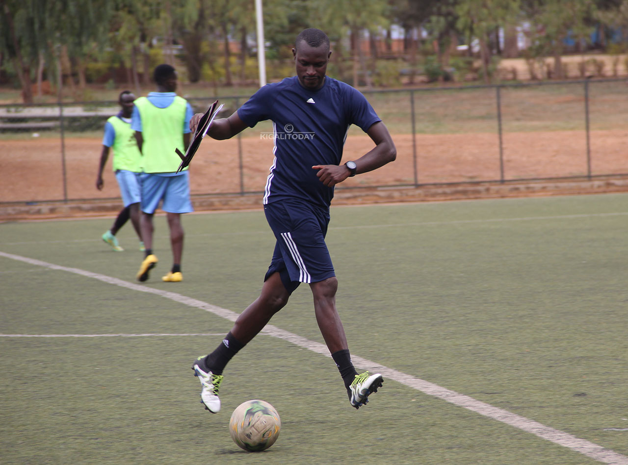 Seninga Innocent utoza Police Fc mu myitozo yo kuri uyu wa kane