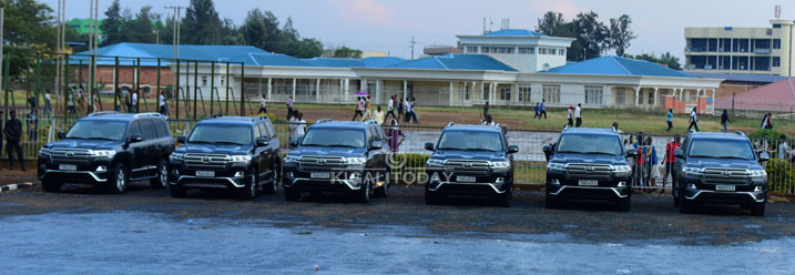 Imodoka zo mu bwoko bwa V8 zari zazanye abakinnyi ba Rayon Sports