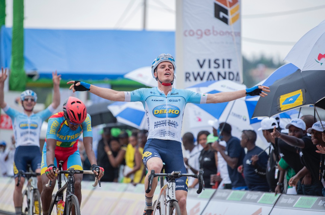 Umutaliyani FEDELI Alessandro watanze abandi kurenga umurongo usoza