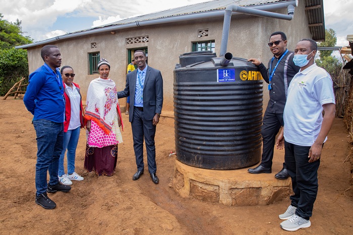 Abahawe ibigega ngo batangiye kubona amazi hafi yabo ku buryo abana batagikora ingendo ndende bajya kuvoma