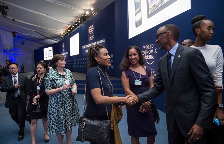 Perezida Kagame yizera ko guha urubyiruko amahirwe yo kugaragaza udushya ari imwe mu nzira y'iterambere ry'Afurika.