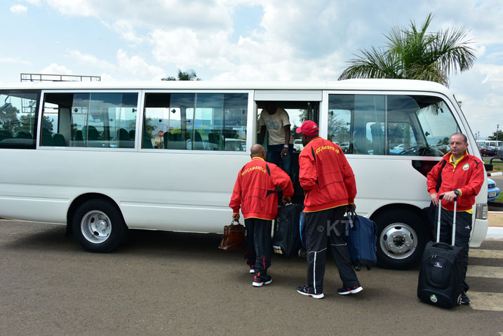 Burira imodoka yabajyanye aho bagomba kubanza kuruhukira