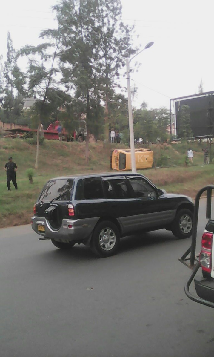 Imodoka yabirindutse. Ifoto: Tabaro Jean de la Croix/KT Press.