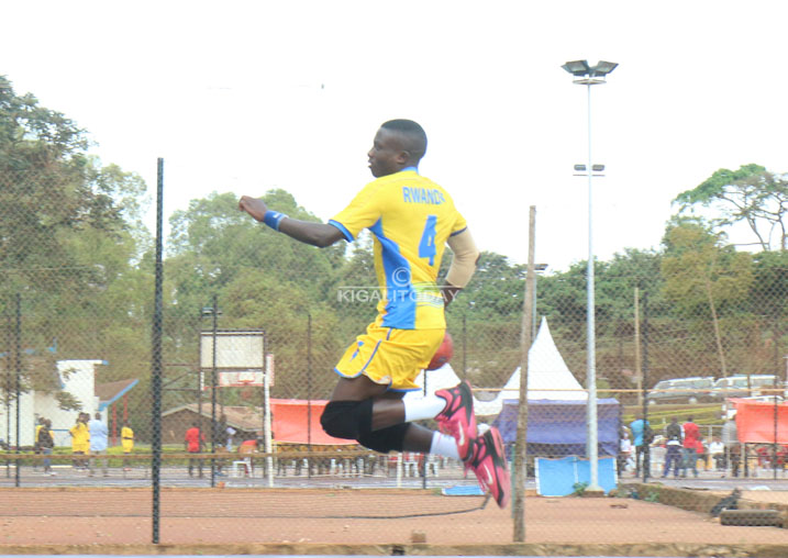 Tuyishime Zacharie ashaka uko atsinda igitego