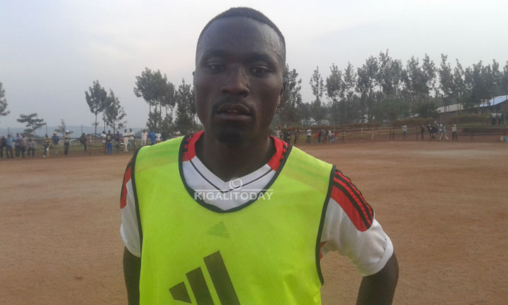 Nsengiyumva Eric ni myugariro uvuye mu ikipe Intare witeguye gusinya amasezerano muri Kirehe FC