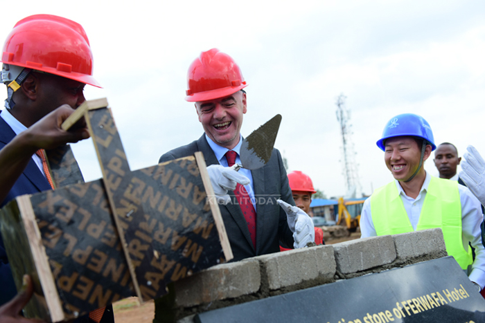 Imyaka ine irashize Perezida wa FIFA ashyize ibuye ry