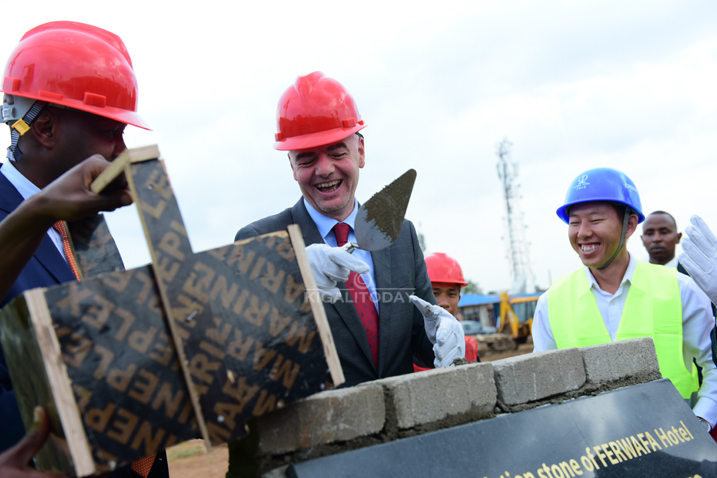 Yashimijwe no gufata umwiko n