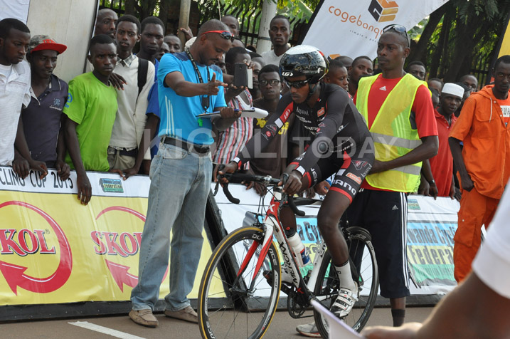 Hadi Janvier nawe ari mu bazahagararira u Rwanda