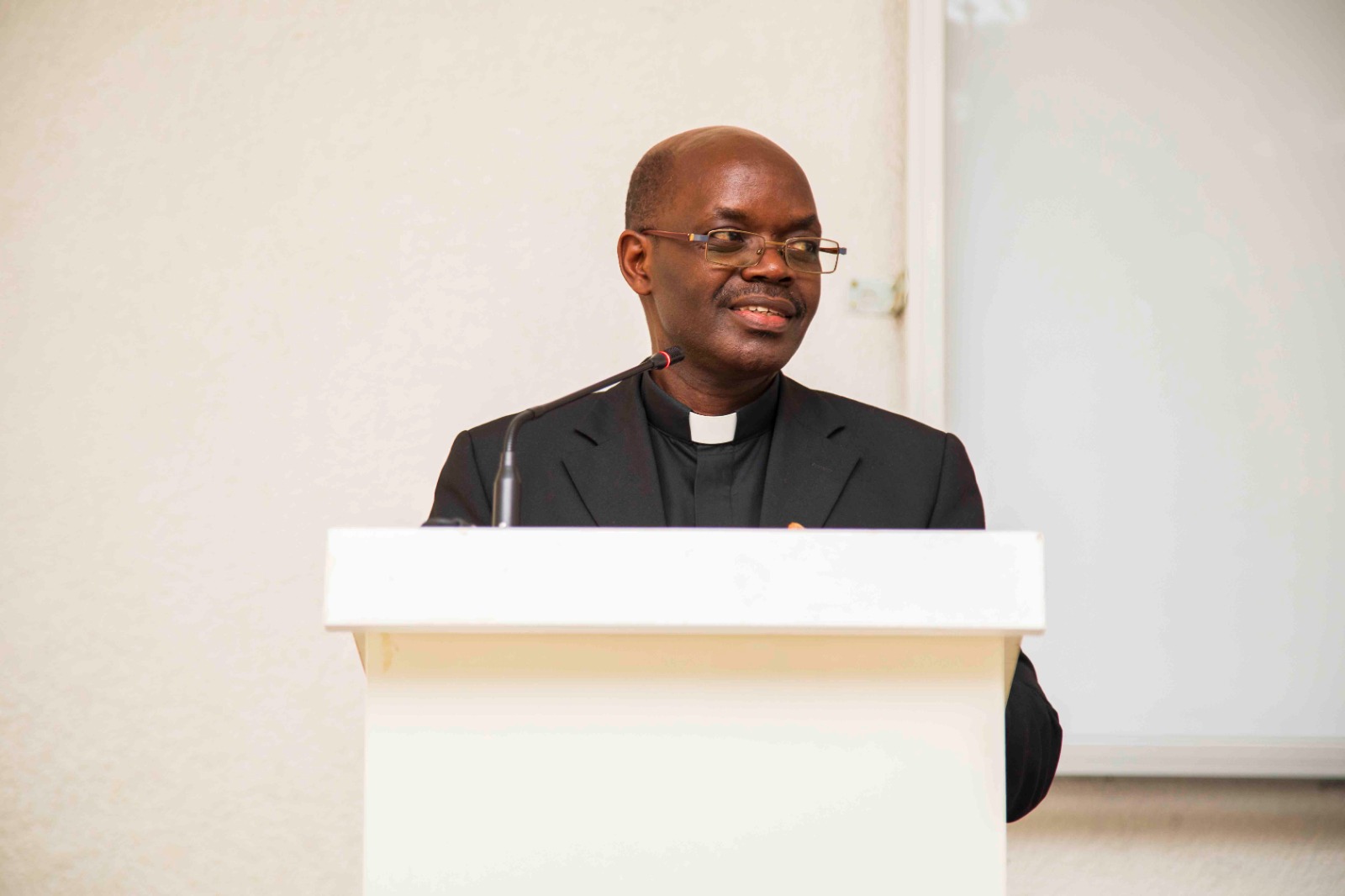 Umuyobozi wa INES Ruhengeri, Fr. Dr Jean Bosco Baribeshya, 