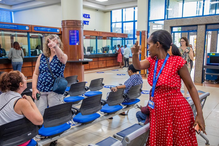 Abakozi ba BK baba bari hafi ngo bafashe abakiriya babagana