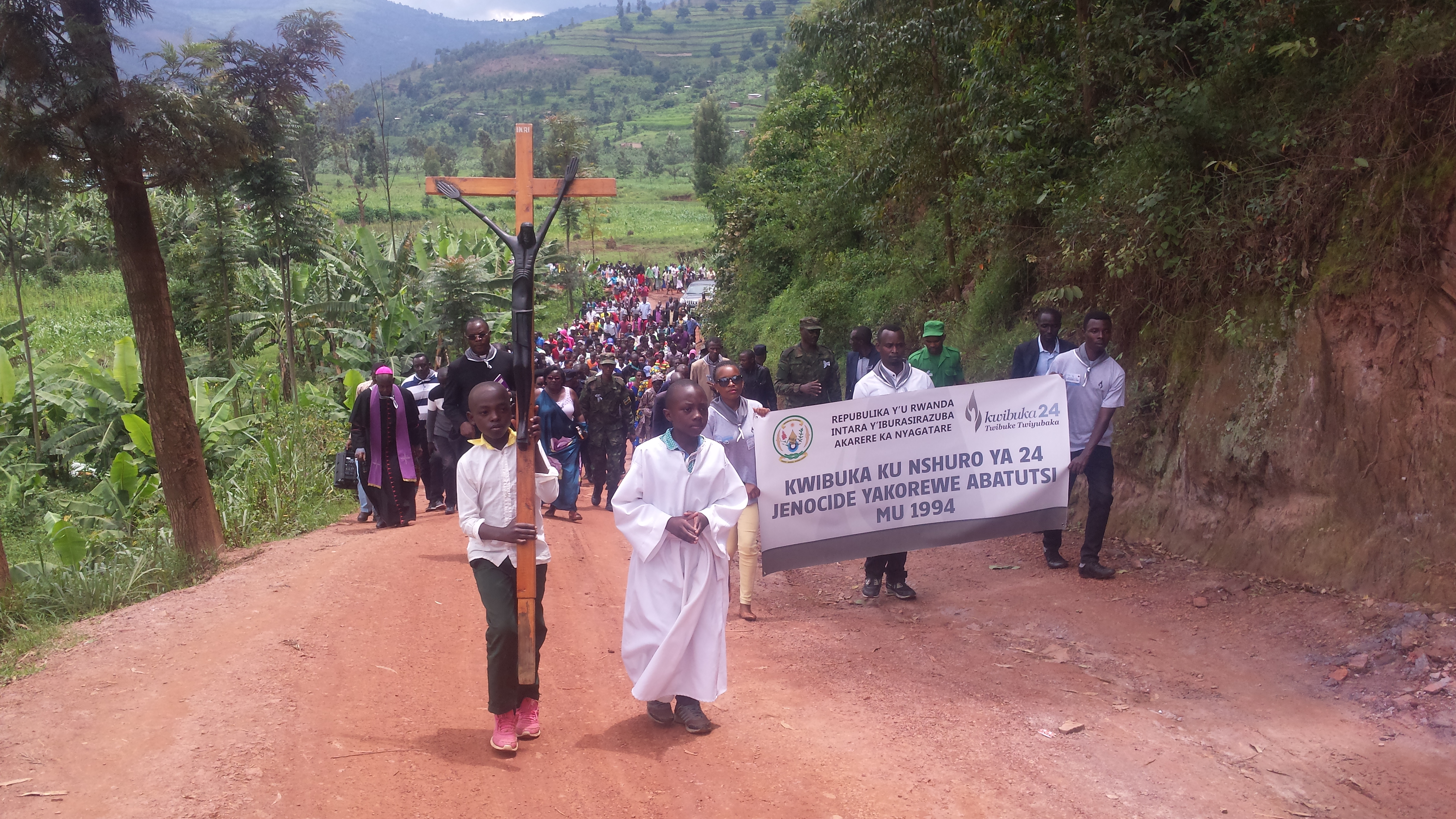 gusoza Icyumweru cyo Kubukwa ku nshuro ya 24 Jenoside yakorewe Abatutsi byabimburiwe n'urugendo rwo Kwibuka 