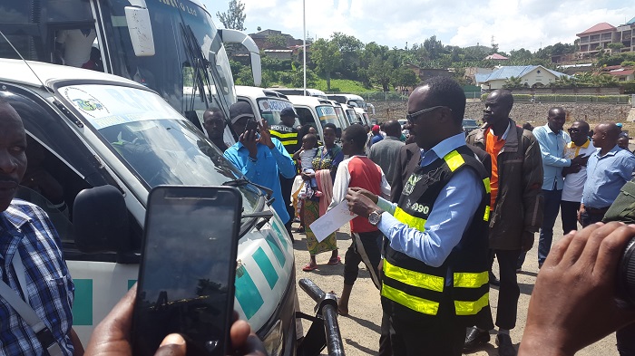 Abashoferi basabwe kwirinda gukoresha telefoni batwaye ibinyabiziga